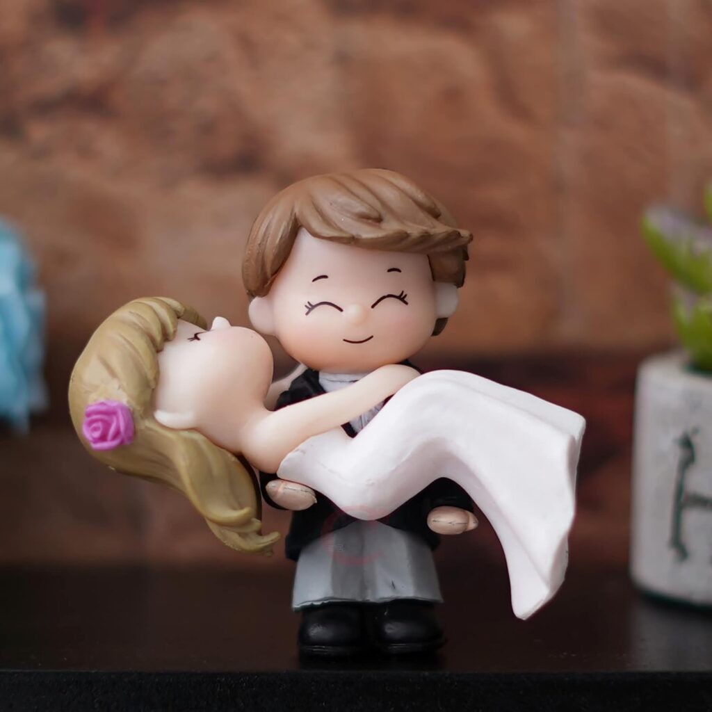  Best Romantic Couple Statue  girls and boys 